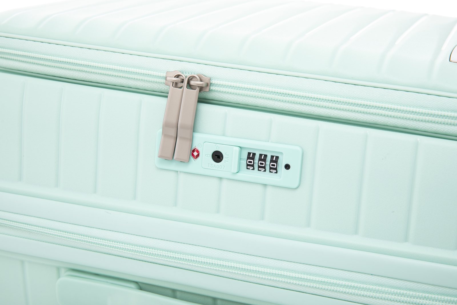 PP-09 luggage detail 6